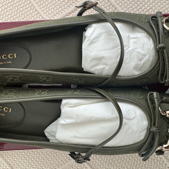 Gucci Women's Horsebit GG Canvas ballet flats - Picture 5 of 13